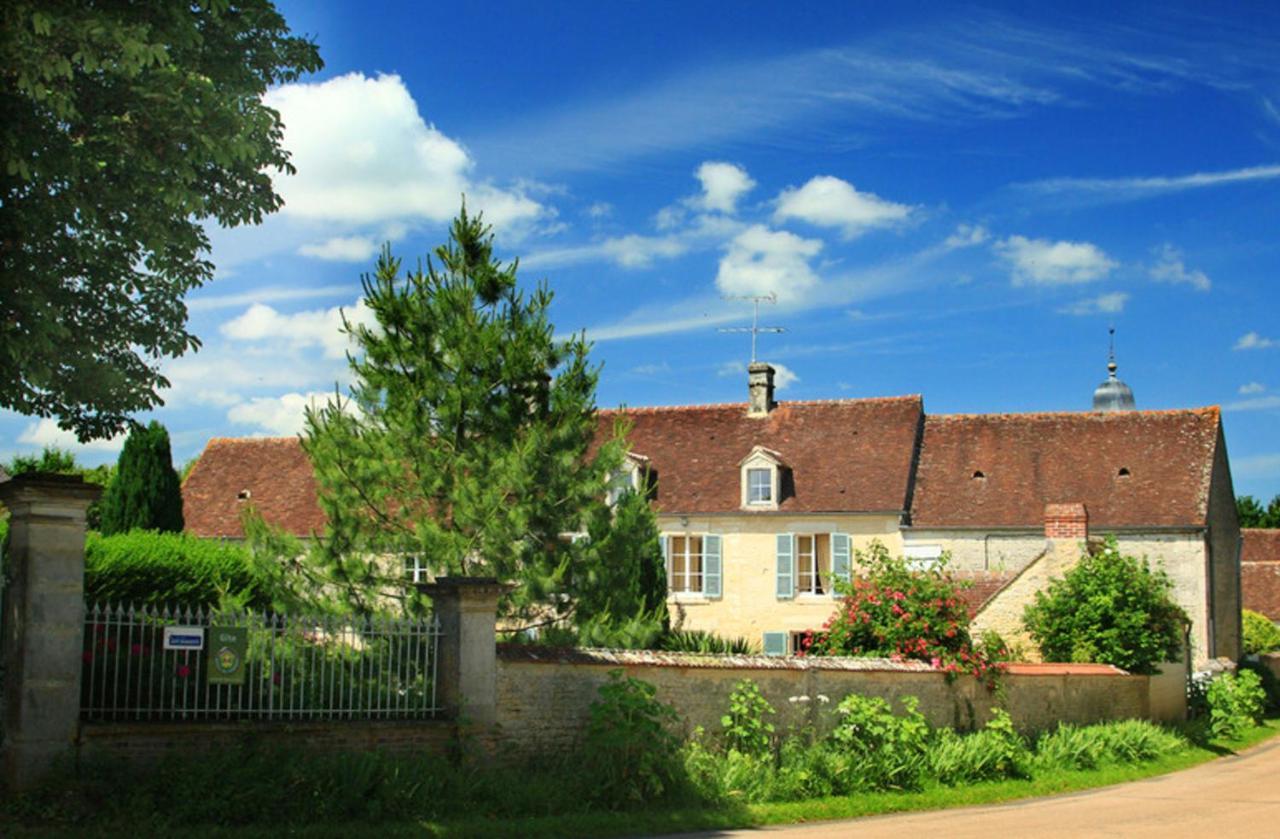 Вилла Maison Charmante A Ri Avec Jardin Et Terrasse Ri Экстерьер фото